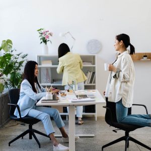 How to Train a Hybrid Workforce Effectively
